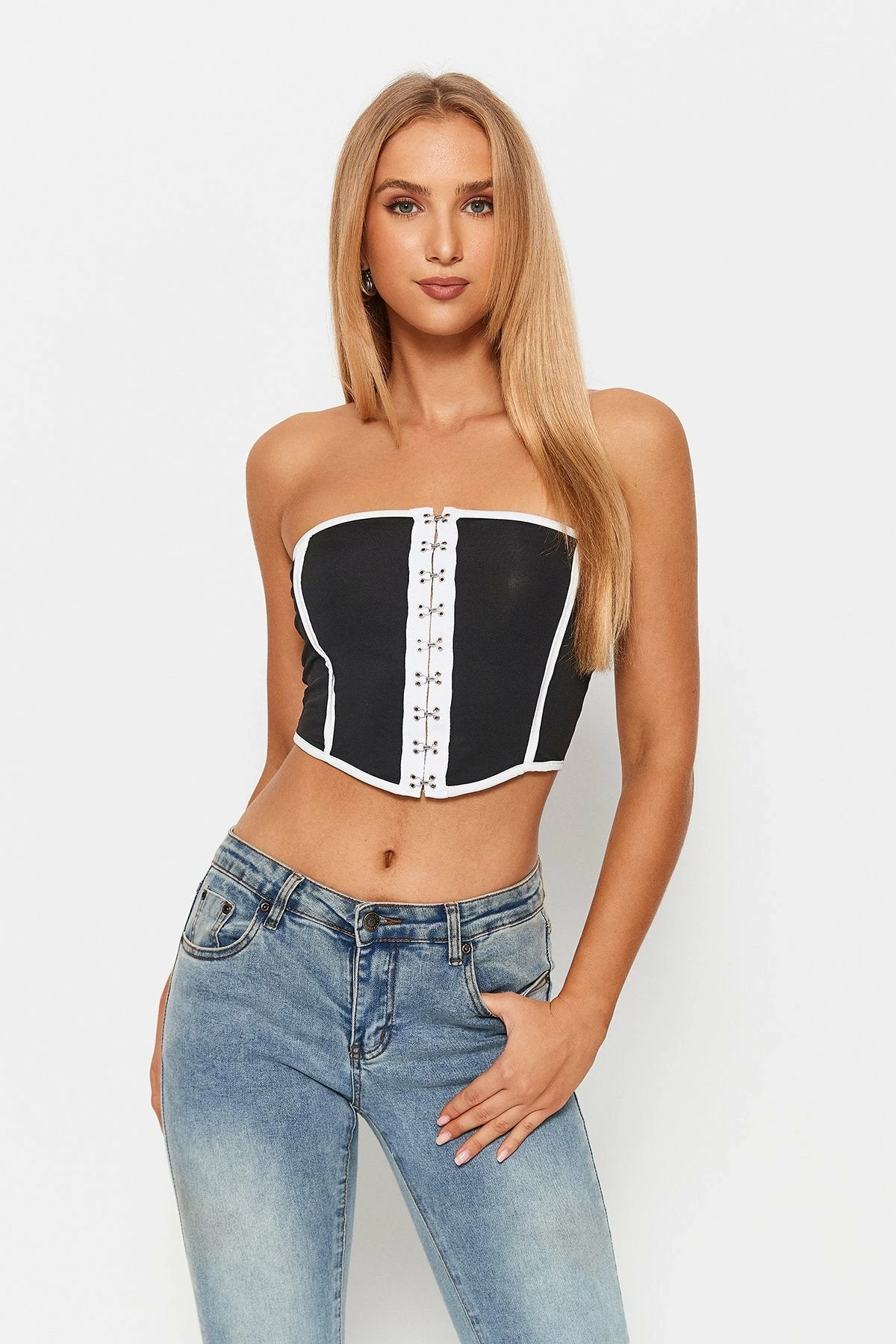 Solado Colorblock Hook And Eye Curved Hem Tube Crop Top 3 Solado Colorblock Hook And Eye Curved Hem Tube Crop Top