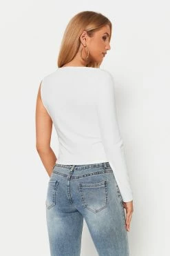 Solado Asymmetrical Neck One Sleeve Solid T-Shirt 9 Solado Asymmetrical Neck One Sleeve Solid T-Shirt -SOLADO Shop jpeg af3511b3 ce1f 403f a12a 7d51a22c12d3 1800x1800