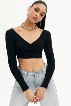 Solado Ribbed V Neck Solid Long Sleeve Top 15 Solado Ribbed V Neck Solid Long Sleeve Top -SOLADO Shop jpeg b307a73a b91d 4eb7 913b 8f71d50bc8b6 1800x1800