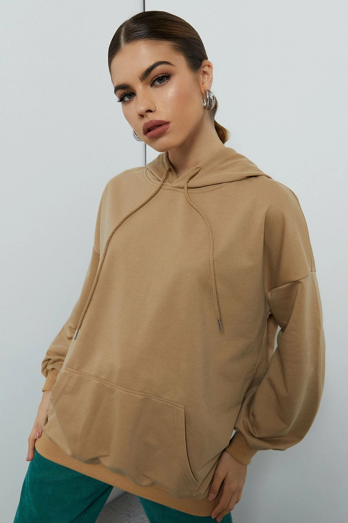 Solado Drawstring Elasticity Hem Hoodie 3 Solado Drawstring Elasticity Hem Hoodie