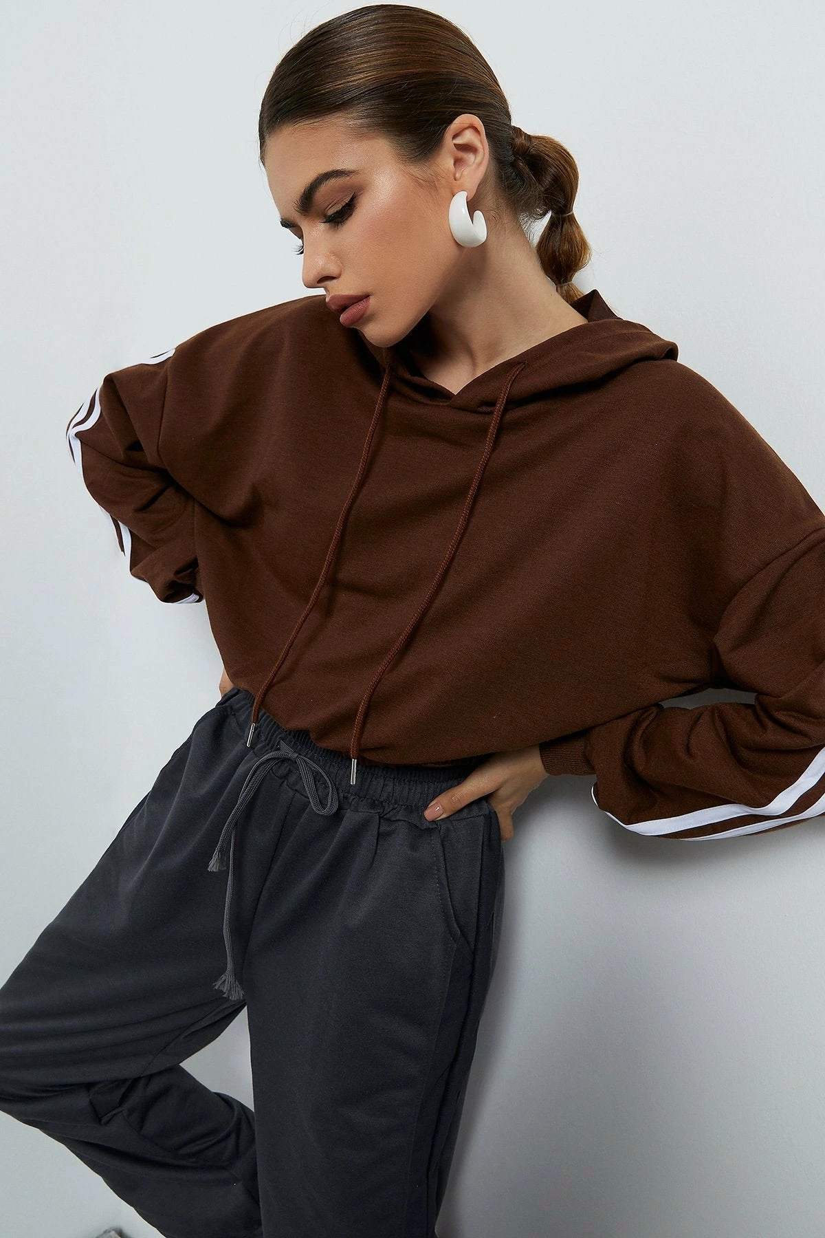 Solado Striped Print Crop Hoodie 5 Solado Striped Print Crop Hoodie - Image 3