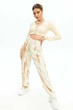 Solado Hook And Eye Rib-knit Crop Top 15 Solado Hook And Eye Rib-knit Crop Top -SOLADO Shop jpeg b43343a9 89bd 49a1 9199 5902d8502765 1800x1800