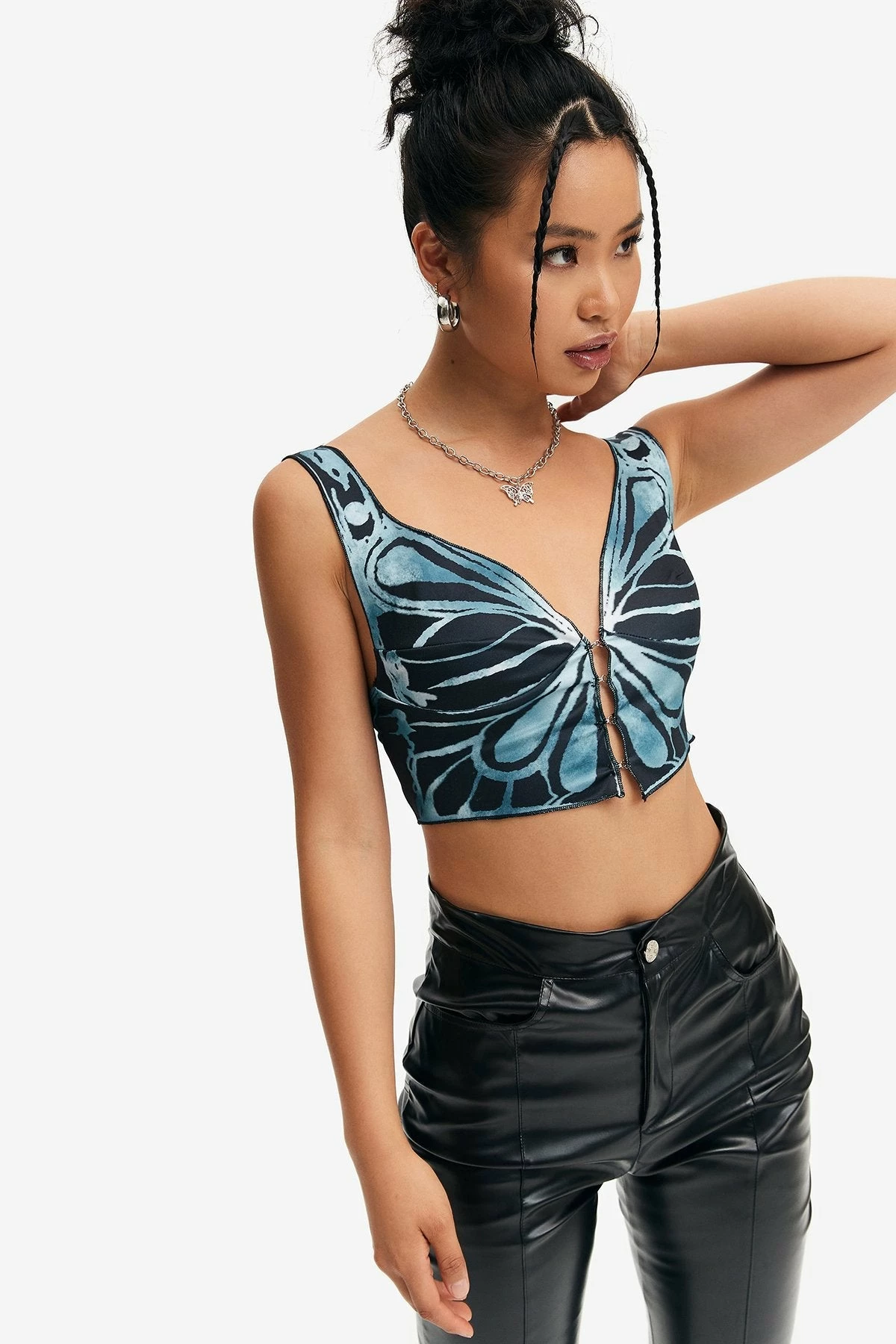 Solado Butterfly Print Hook And Eye Backless Crop Top 5 Solado Butterfly Print Hook And Eye Backless Crop Top - Image 3