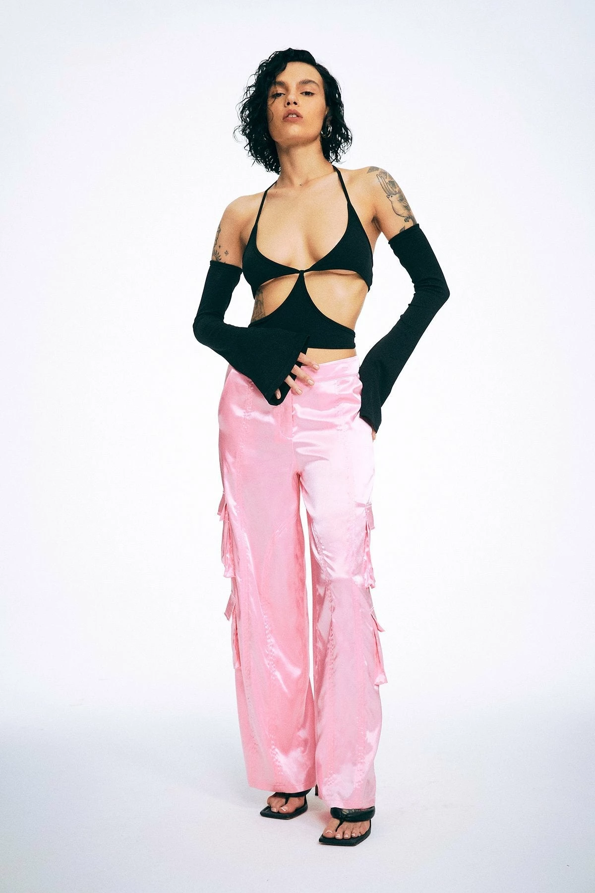 Solado Plunging Neck Cut Out Tie Backless Crop Top With Oversleeve 8 Solado Plunging Neck Cut Out Tie Backless Crop Top With Oversleeve - Image 6