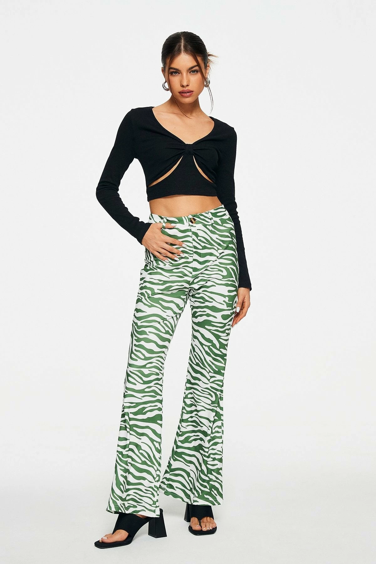 Solado Cut Out Twist Front Long Sleeve Crop Top 7 Solado Cut Out Twist Front Long Sleeve Crop Top - Image 5