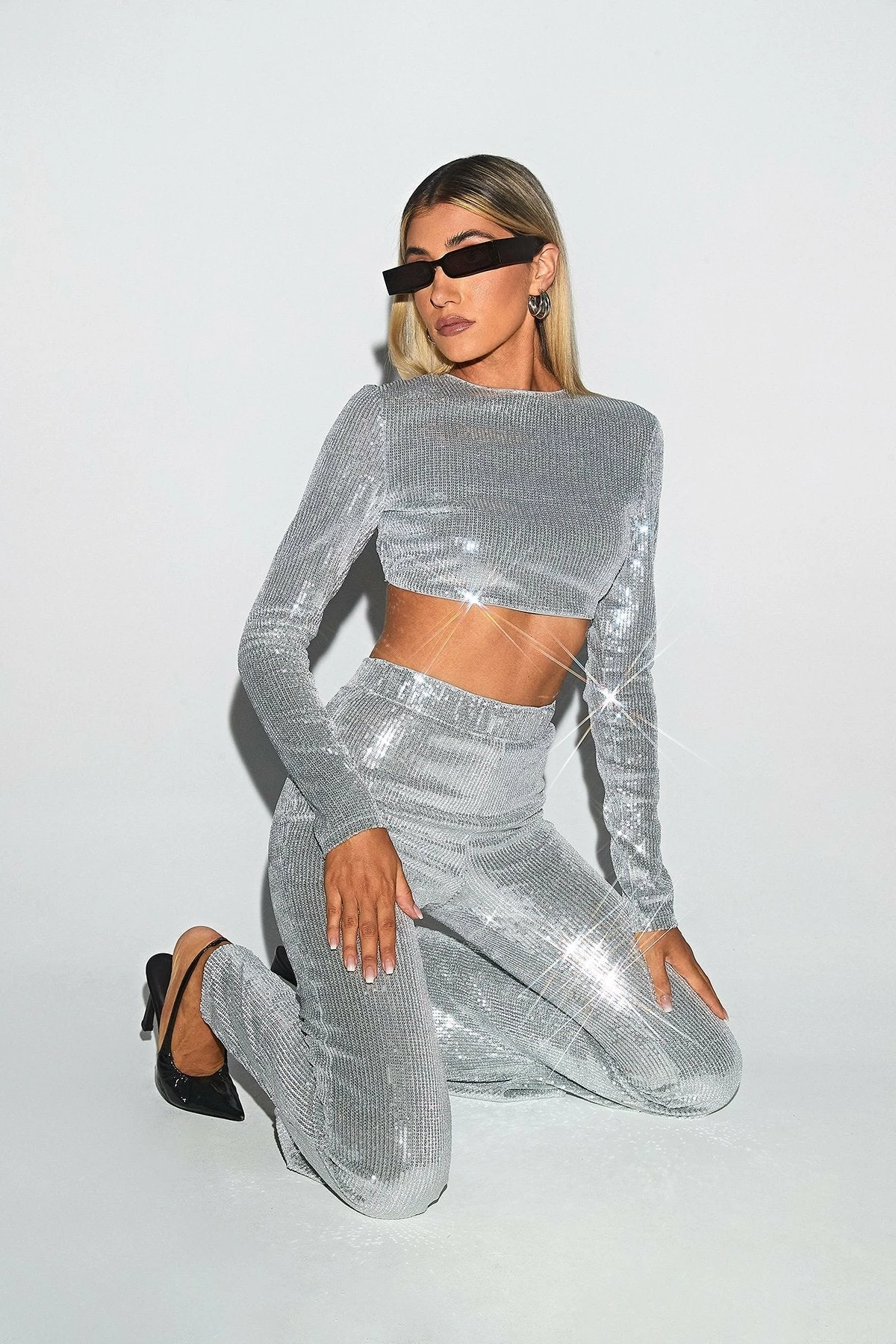 SOLADO Sequin Open Back Tie Detail Long Sleeve Top 4 SOLADO Sequin Open Back Tie Detail Long Sleeve Top - Image 2