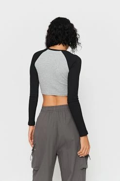 Solado Basic Colorblock Raglan Long Sleeve Top 9 Solado Basic Colorblock Raglan Long Sleeve Top -SOLADO Shop jpeg bd72d916 d26b 415b b9fe c4f687152844 1800x1800