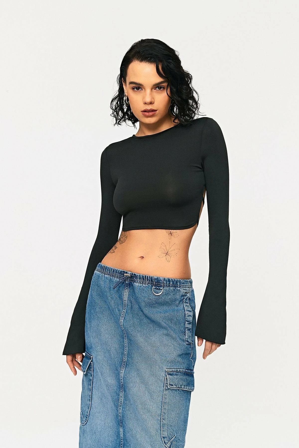 SOLADO Open Back Flared Sleeve Crop Top 5 SOLADO Open Back Flared Sleeve Crop Top - Image 3