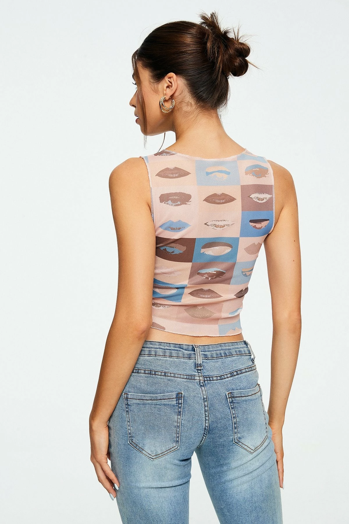 Solado Lips Print Cut Out Sleeveless Tank Top 6 Solado Lips Print Cut Out Sleeveless Tank Top - Image 4