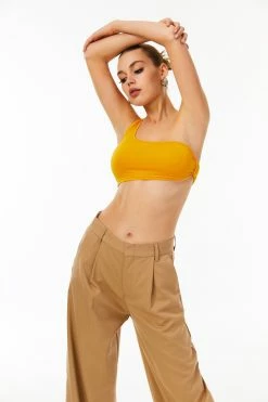 Solado Asymmetrical Neck One Shoulder Crop Tank Top