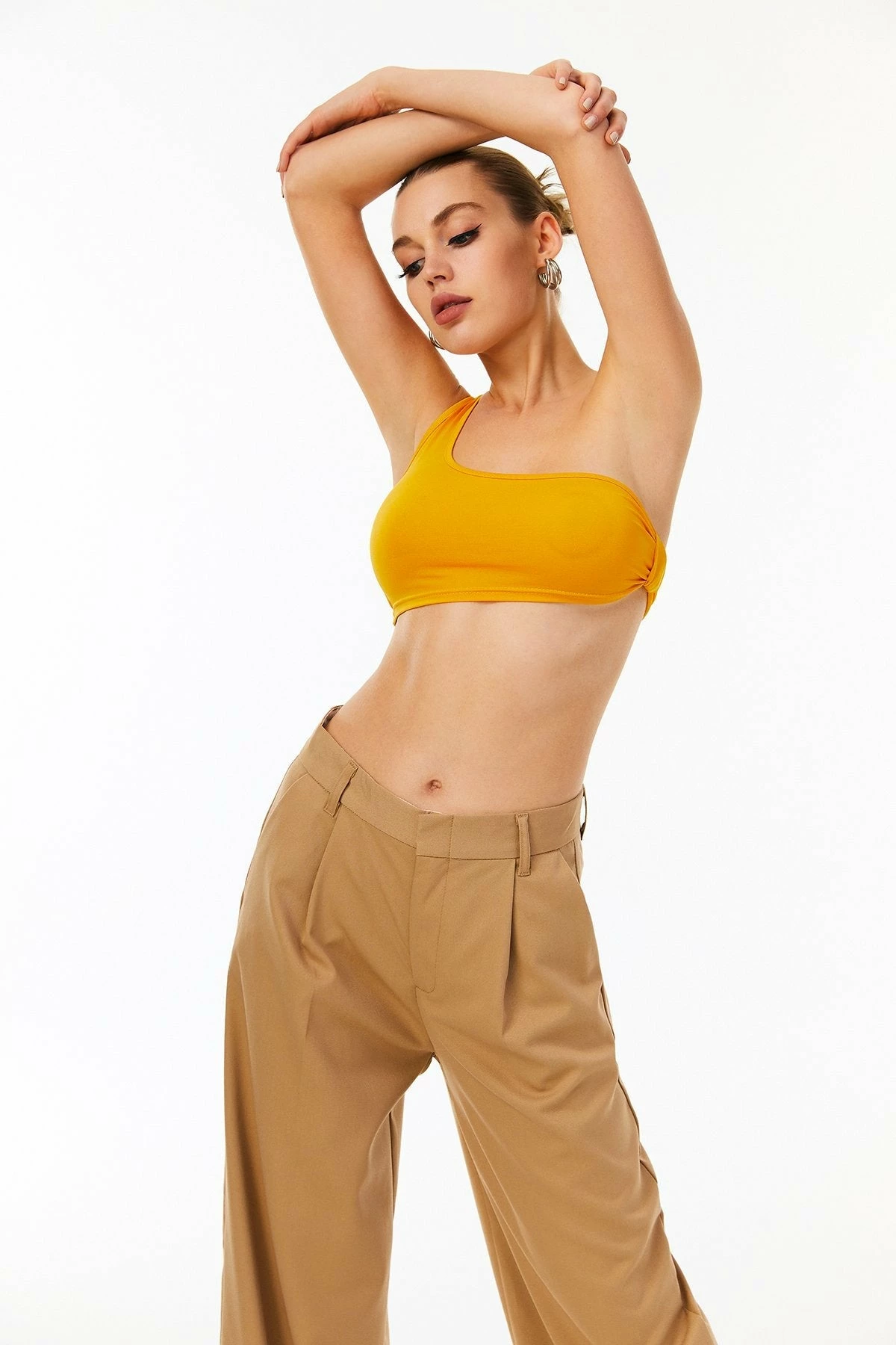 Solado Asymmetrical Neck One Shoulder Crop Tank Top 3 Solado Asymmetrical Neck One Shoulder Crop Tank Top