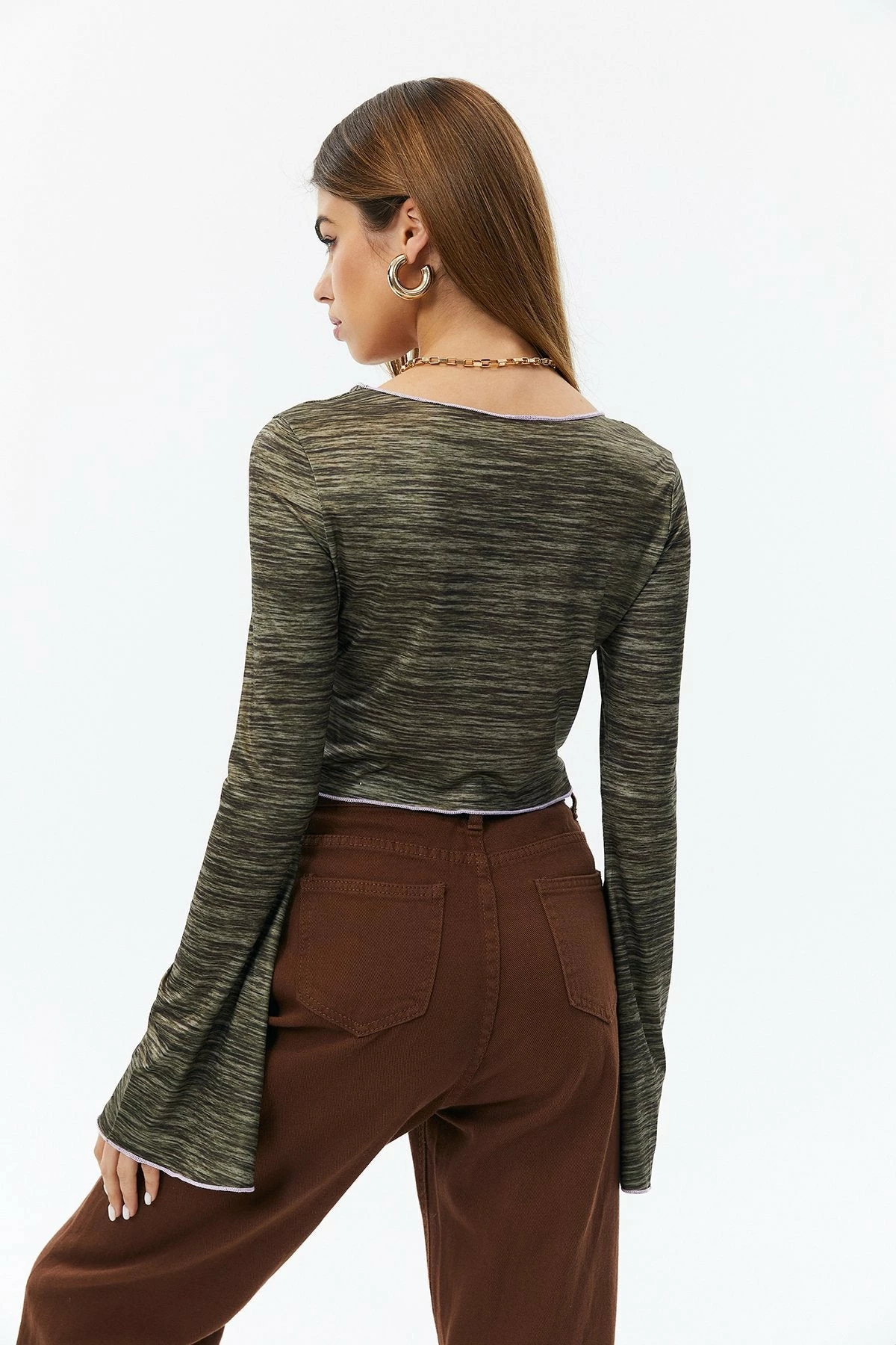 Solado Camo Print Flare Sleeve Split Crop Top 4 Solado Camo Print Flare Sleeve Split Crop Top - Image 2