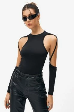 SOLADO Cut Out Long Sleeve Solid T-Shirt 19 SOLADO Cut Out Long Sleeve Solid T-Shirt -SOLADO Shop jpeg cd586000 1674 4205 8bb0 412c0450c7ca 1800x1800