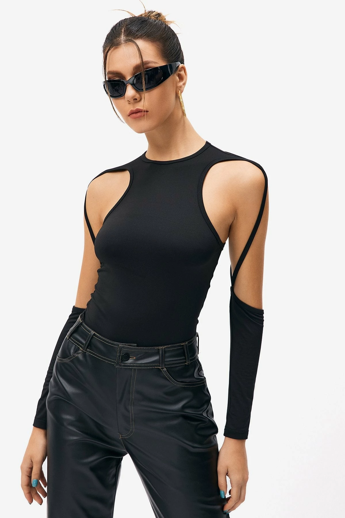 SOLADO Cut Out Long Sleeve Solid T-Shirt 5 SOLADO Cut Out Long Sleeve Solid T-Shirt - Image 3