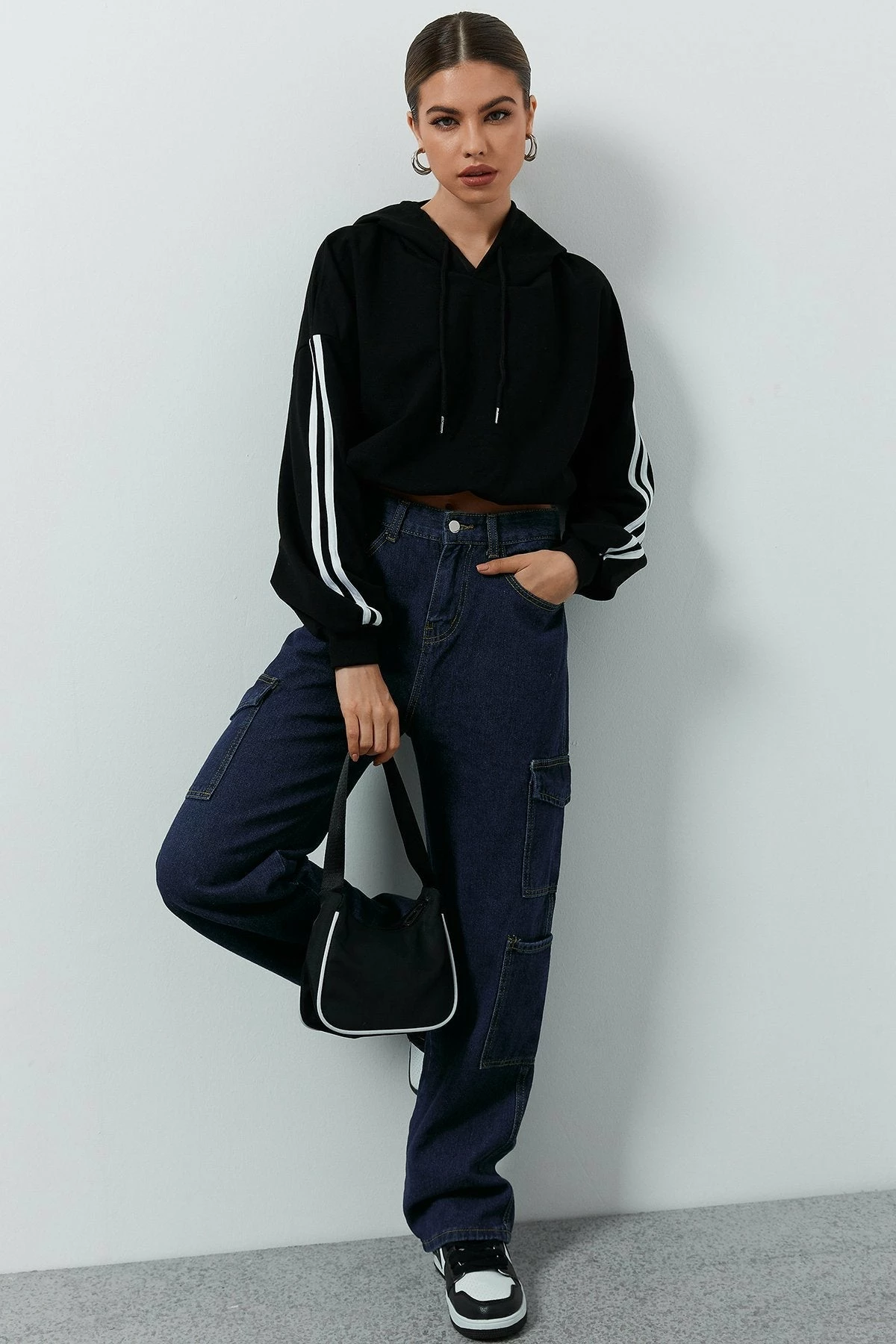 Solado Striped Print Crop Hoodie 12 Solado Striped Print Crop Hoodie - Image 10