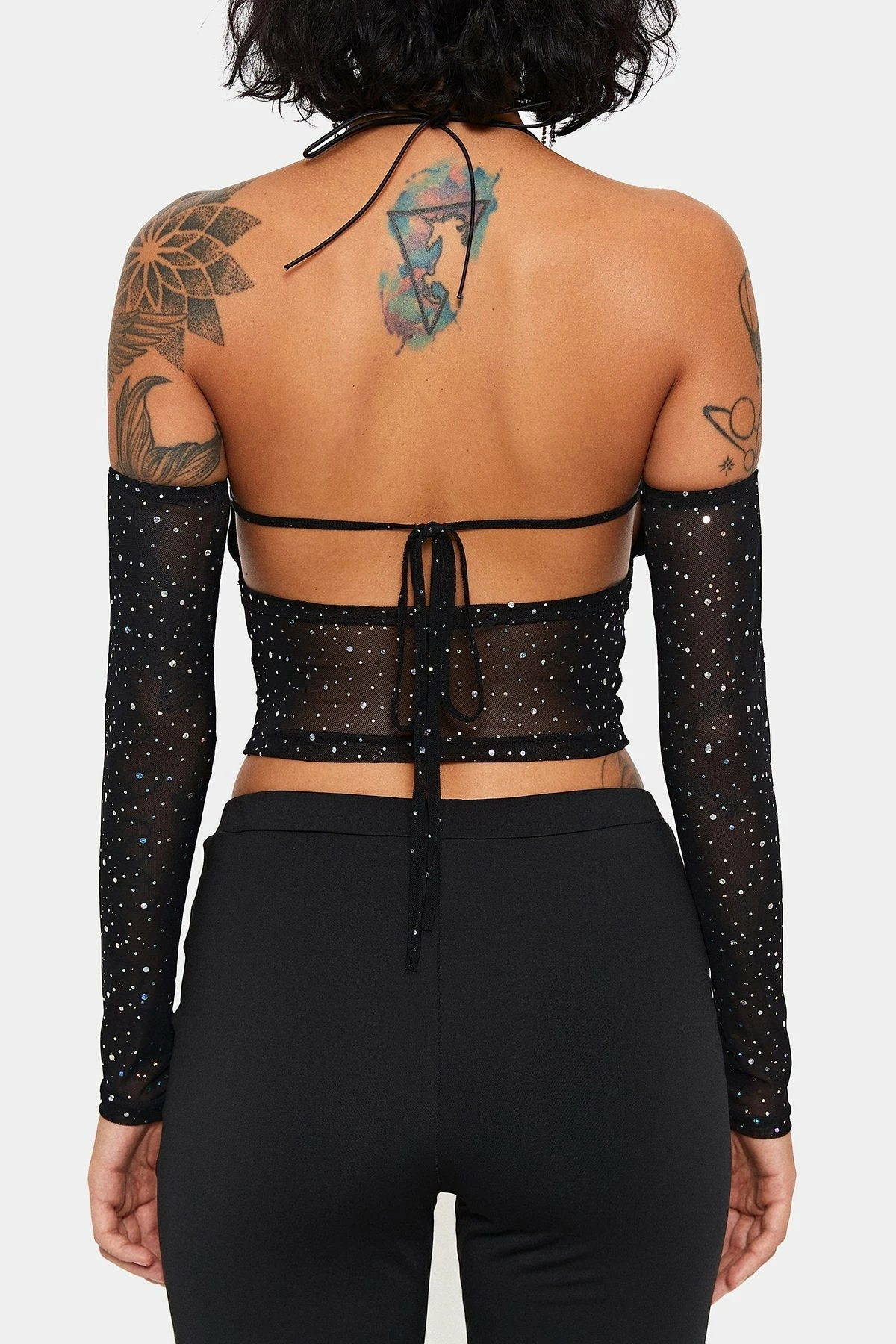 SOLADO Halter Neck Glitter Backless Crop Top With Oversleeve 9 SOLADO Halter Neck Glitter Backless Crop Top With Oversleeve - Image 7