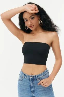 Solado Off Shoulder Tube Solid Crop Top 15 Solado Off Shoulder Tube Solid Crop Top -SOLADO Shop jpeg d44df23d b2a3 4ec7 b77f 3ce31cc963a1 1800x1800