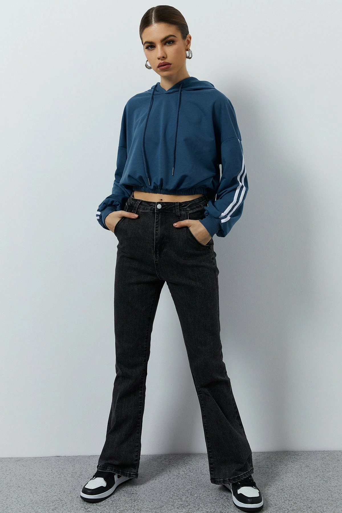 Solado Striped Print Crop Hoodie 19 Solado Striped Print Crop Hoodie - Image 17