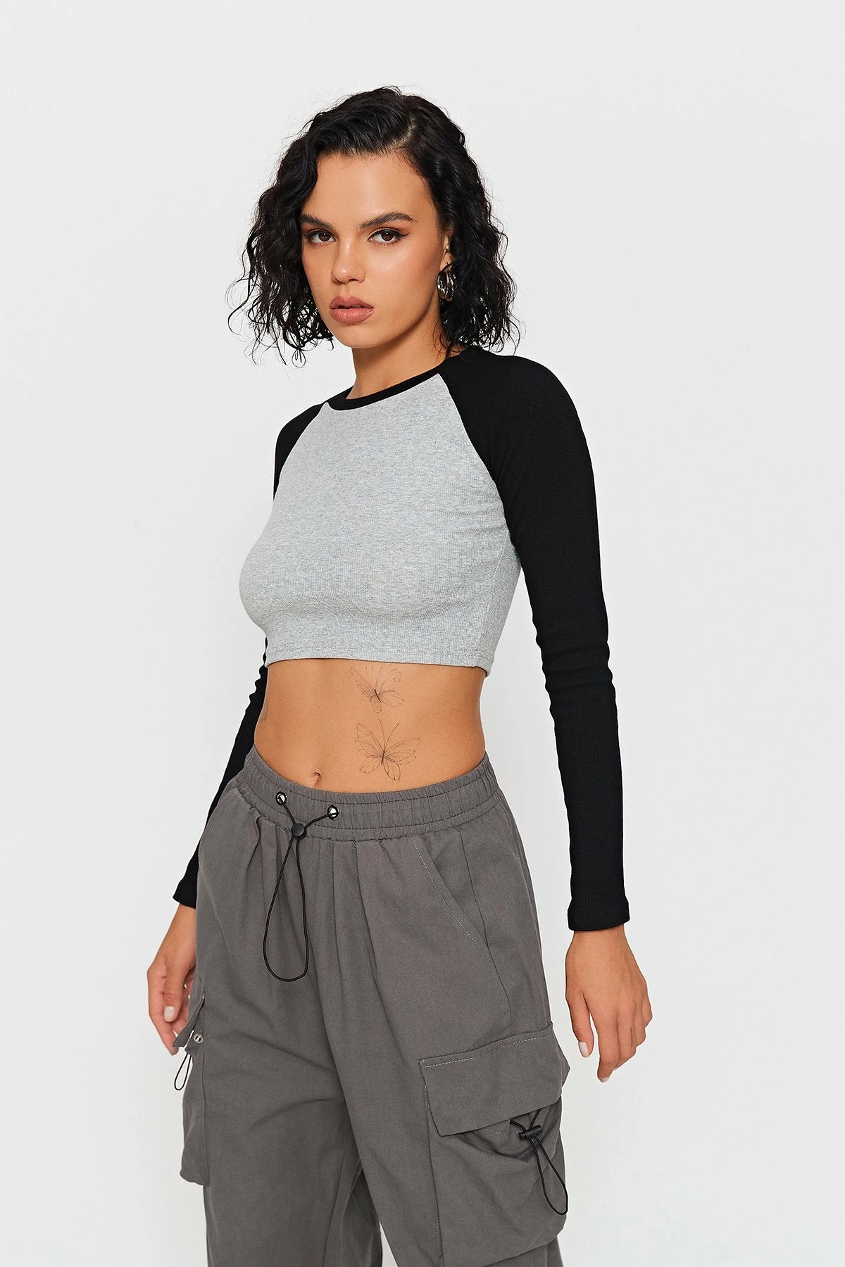 Solado Basic Colorblock Raglan Long Sleeve Top 4 Solado Basic Colorblock Raglan Long Sleeve Top - Image 2