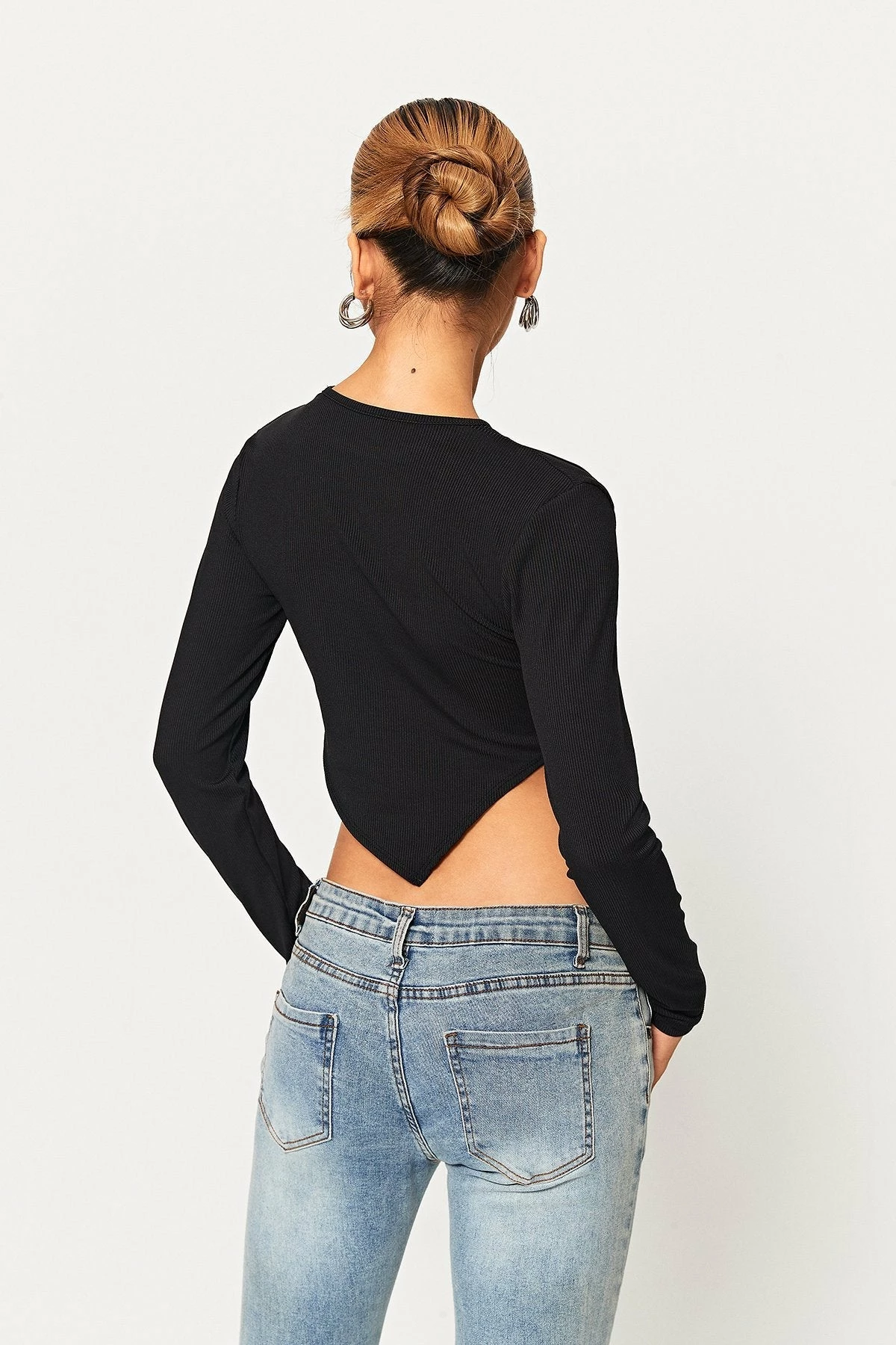 Solado Cut Out Asymmetrical Hem Long Sleeve Top 12 Solado Cut Out Asymmetrical Hem Long Sleeve Top - Image 10