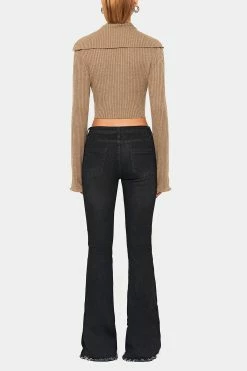 SOLADO Plunging Neck Wrap Hem Flared Sleeve Crop Top 15 SOLADO Plunging Neck Wrap Hem Flared Sleeve Crop Top -SOLADO Shop jpeg d8bbab75 8be5 4ad1 9bcd 4f2e6e9935eb 1800x1800