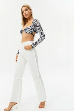 Solado Plunging Neck Buckle Detail Long Sleeve Top 30 Solado Plunging Neck Buckle Detail Long Sleeve Top -SOLADO Shop jpeg dcb4fe39 d0f4 4086 b781 e9bf63f28fce 1800x1800