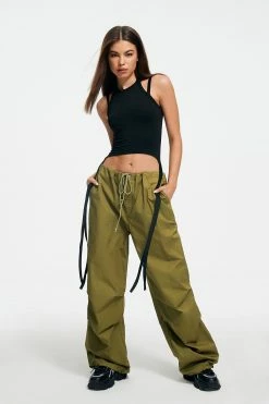 SOLADO Double Straps Sleeveless Asymmetrical Hem Crop Top 11 SOLADO Double Straps Sleeveless Asymmetrical Hem Crop Top -SOLADO Shop jpeg dd8a989b 21be 4fa4 8651 7ba36eb07a8d 1800x1800