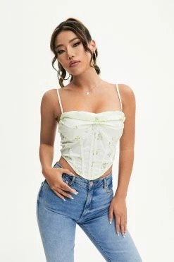 Solado Floral Print Curved Hem Crop Top 9 Solado Floral Print Curved Hem Crop Top -SOLADO Shop jpeg df037c82 8b8d 4d5f ac9b 85c5795ba8fc 1800x1800