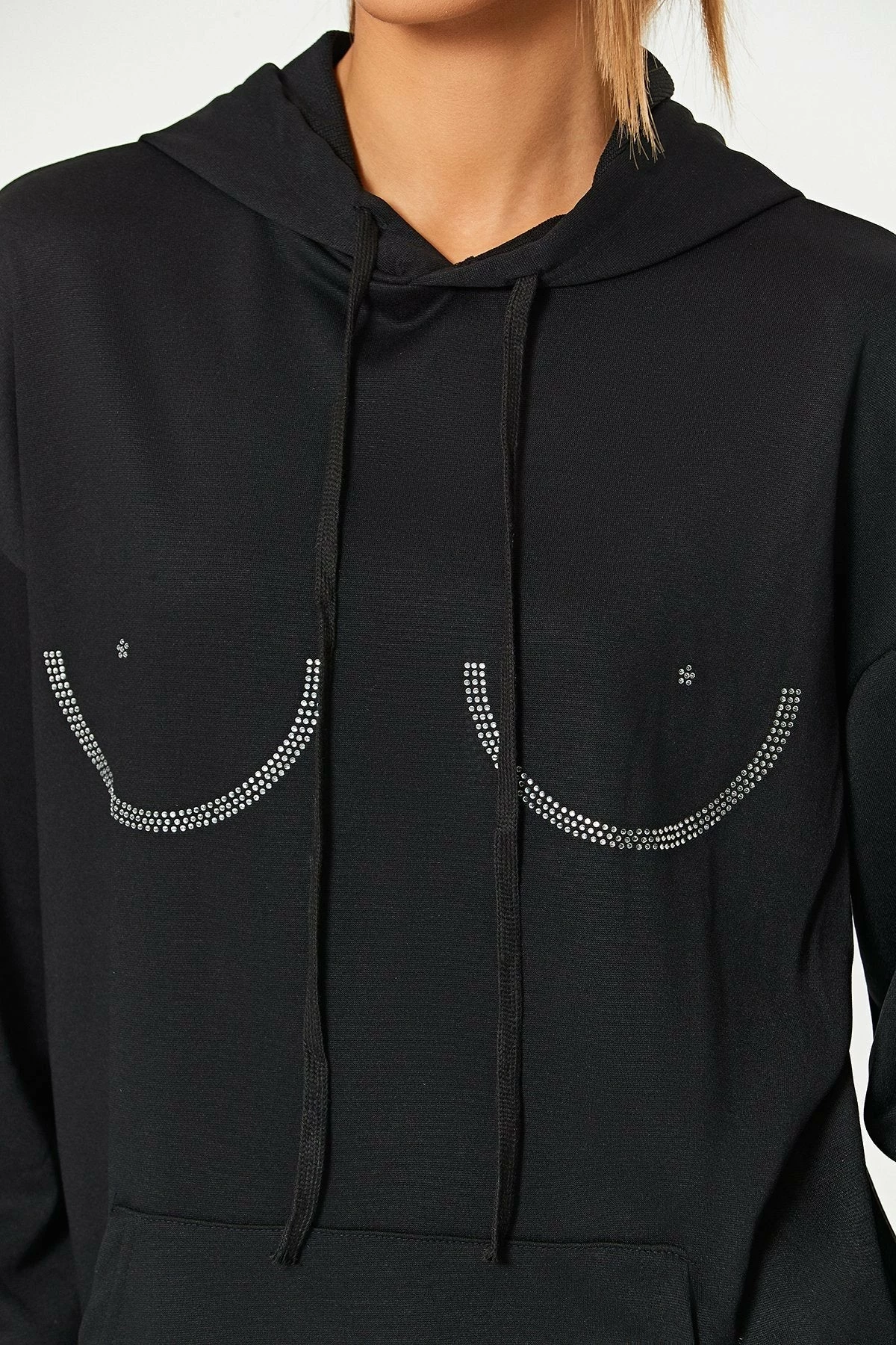 Solado Rhinestone Decor Kangaroo Pocket Long Sleeve Hoodie 7 Solado Rhinestone Decor Kangaroo Pocket Long Sleeve Hoodie - Image 5