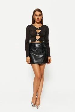 Solado Cut Out O-Ring Front Long Sleeve Top 10 Solado Cut Out O-Ring Front Long Sleeve Top -SOLADO Shop jpeg e08d5e92 f395 40f5 8d72 ff6052802d0e 1800x1800