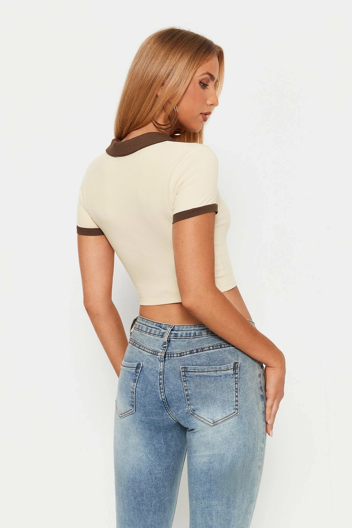 Solado Lapel Neck Colorblock Trim Short Sleeve Crop Top 5 Solado Lapel Neck Colorblock Trim Short Sleeve Crop Top - Image 3