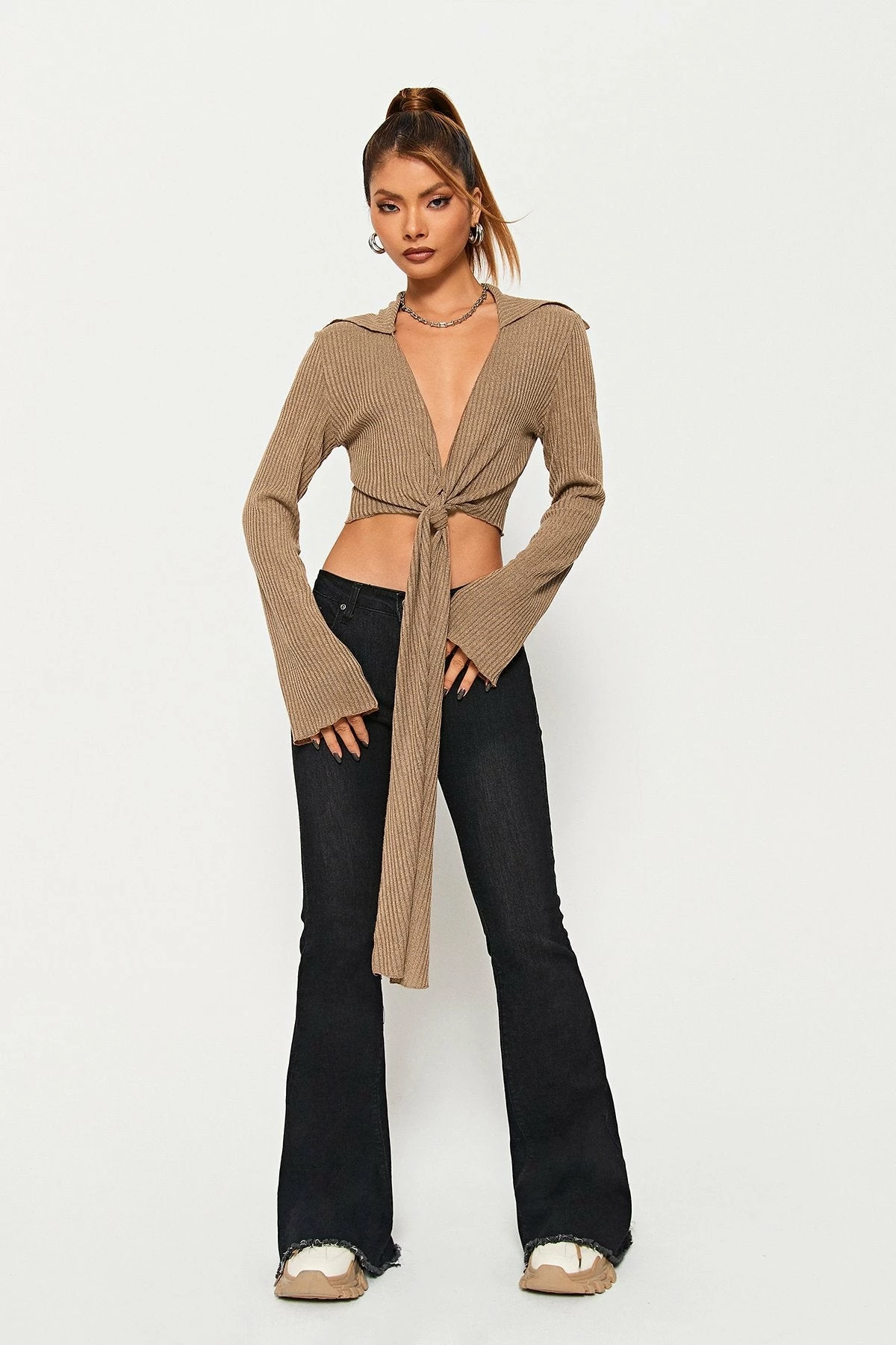 SOLADO Plunging Neck Wrap Hem Flared Sleeve Crop Top 5 SOLADO Plunging Neck Wrap Hem Flared Sleeve Crop Top - Image 3