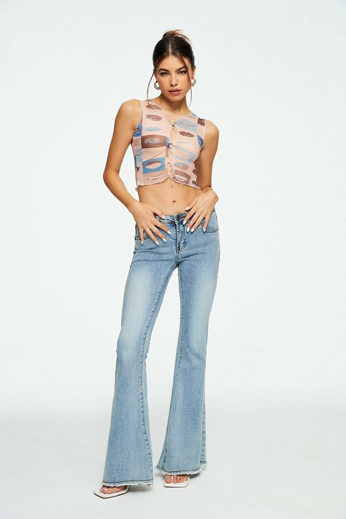 Solado Lips Print Cut Out Sleeveless Tank Top 5 Solado Lips Print Cut Out Sleeveless Tank Top - Image 3