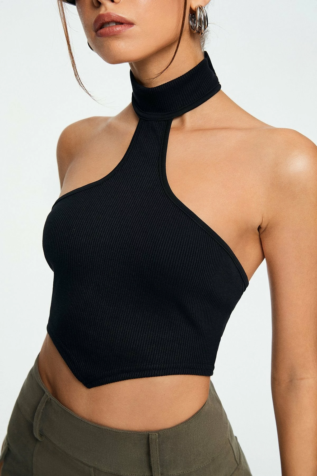 Solado Asymmetrical Hem Backless Ribbed Crop Top 6 Solado Asymmetrical Hem Backless Ribbed Crop Top - Image 4