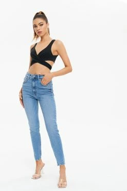 Solado Cut Out Tie Back Cirsscross Tank Top 11 Solado Cut Out Tie Back Cirsscross Tank Top -SOLADO Shop jpeg ef0cbb98 d241 48cf ae8a b5cc4bea7e14 1800x1800