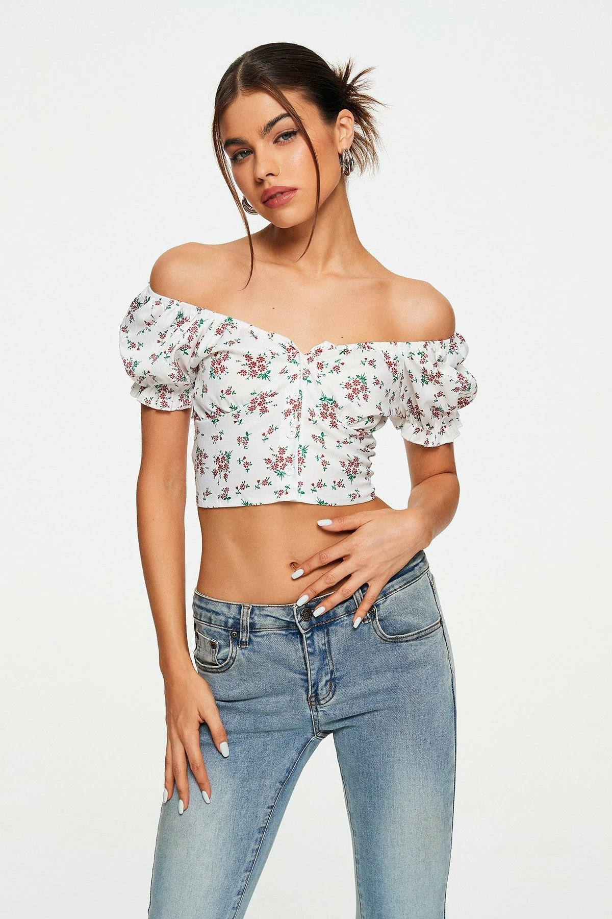 Solado Floral Print Off Shoulder Puff Sleeve Crop Top 3 Solado Floral Print Off Shoulder Puff Sleeve Crop Top