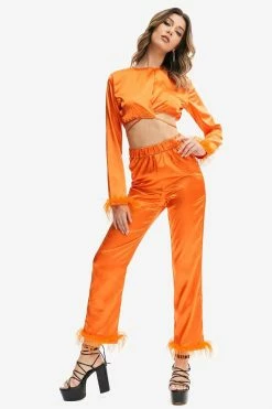 Solado Feather Cross Tie Detail Crop Top 11 Solado Feather Cross Tie Detail Crop Top -SOLADO Shop jpeg f72322e7 67ab 4b89 9239 a115f6d646a6 1800x1800